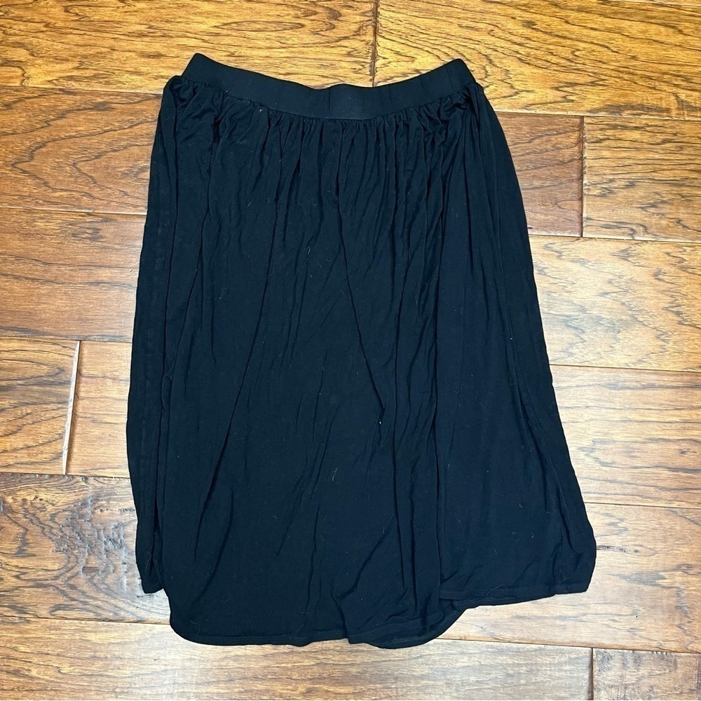 Torrid flowy‎ basic black skirt